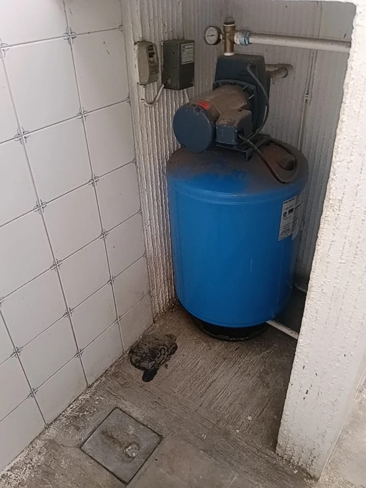 RENTO CASA DE 4 HAB ZONA 10 VILLA MARQUEZ REF.6934 *3 PARQUEOS, CUARTO SERV, 4 HAB, 3.5 BAÑOS, SALA FAM* — Casa en Alquiler en Zona 10, Guatemala, Ciudad — foto 3 de 13