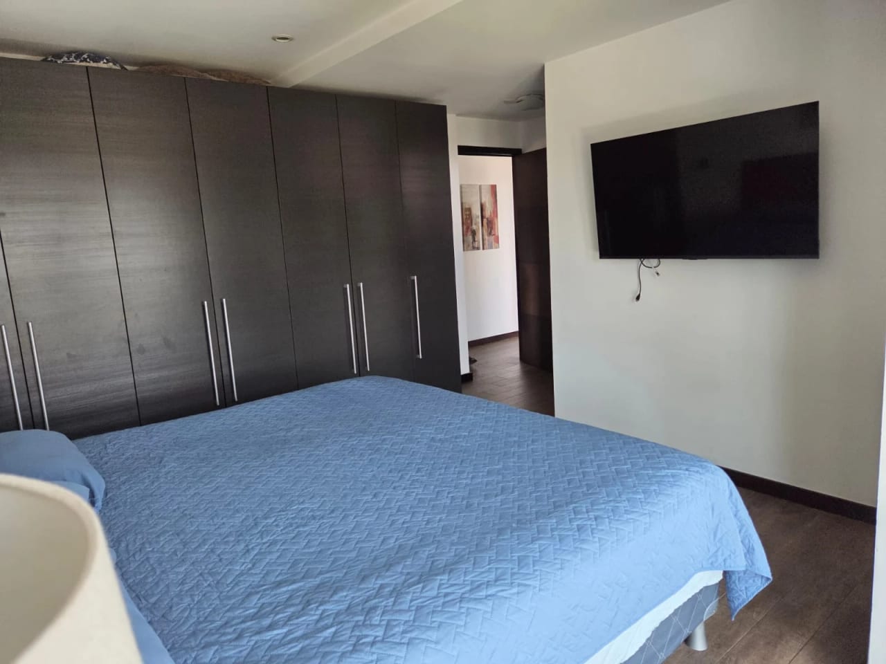 RENTO APTO AMUEBLADO Z.10 EDIF URBANA REF.6935 — Apartamento en Alquiler en Zona 10, Guatemala, Ciudad — foto 13 de 17