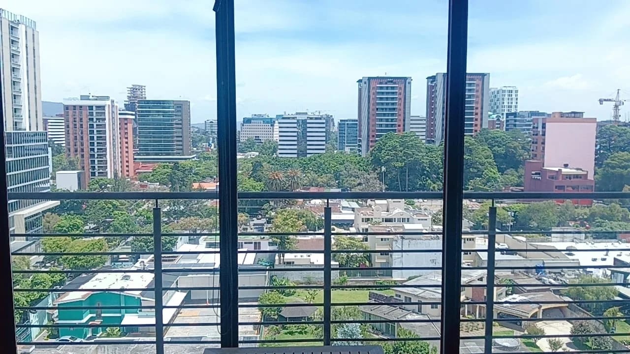 RENTO APTO AMUEBLADO Z.10 EDIF URBANA REF.6935 *2 HAB, 2.5 BAÑOS, 2 PARQUEOS, 88M2, $1200* — Apartamento en Alquiler en Zona 10, Guatemala, Ciudad — foto 10 de 17