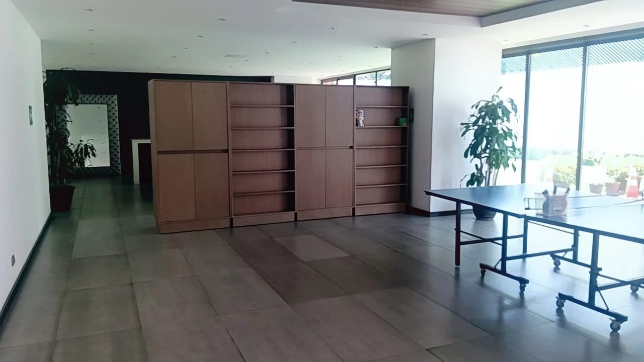 RENTO APTO AMUEBLADO Z.10 EDIF URBANA REF.6935 *2 HAB, 2.5 BAÑOS, 2 PARQUEOS, 88M2, $1125* — Apartamento en Alquiler en Zona 9, Guatemala, Ciudad — foto 8 de 17