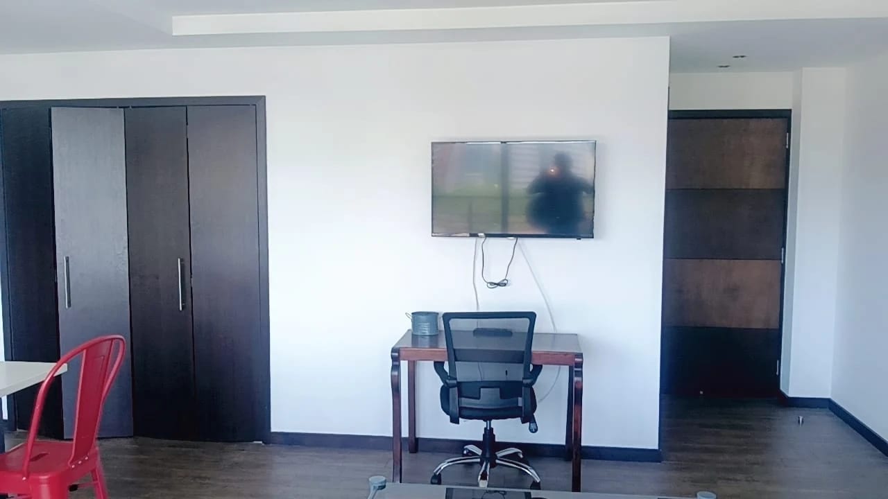 RENTO APTO AMUEBLADO Z.10 EDIF URBANA REF.6935 *2 HAB, 2.5 BAÑOS, 2 PARQUEOS, 88M2, $1125* — Apartamento en Alquiler en Zona 10, Guatemala, Ciudad — foto 2 de 16