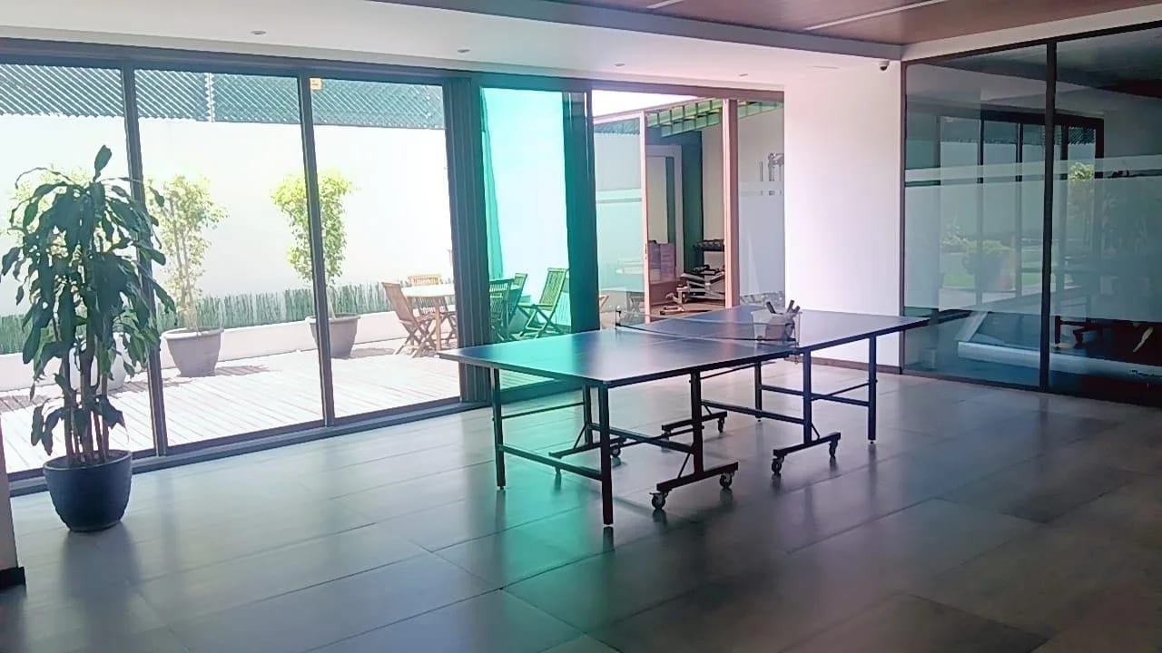 RENTO APTO AMUEBLADO Z.10 EDIF URBANA REF.6935 *2 HAB, 2.5 BAÑOS, 2 PARQUEOS, 88M2, $1125* — Apartamento en Alquiler en Zona 10, Guatemala, Ciudad — foto 7 de 16