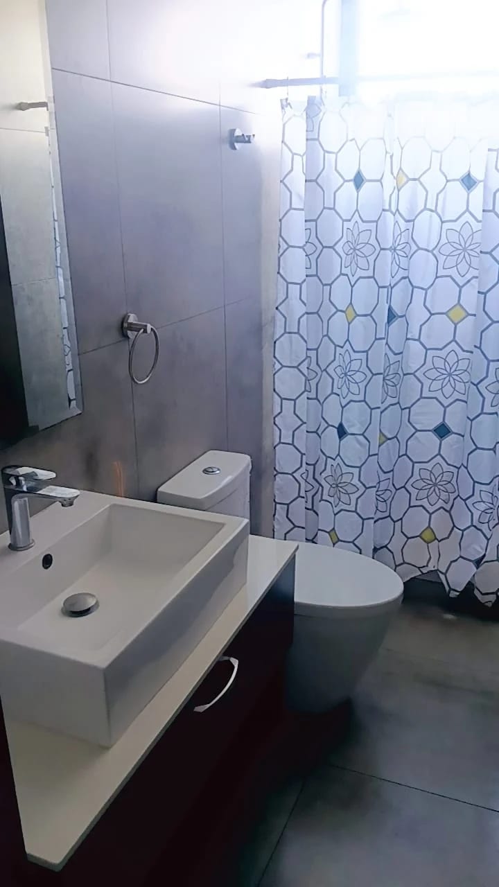 RENTO APTO AMUEBLADO Z.10 EDIF URBANA REF.6935 *2 HAB, 2.5 BAÑOS, 2 PARQUEOS, 88M2, $1125* — Apartamento en Alquiler en Zona 10, Guatemala, Ciudad — foto 16 de 16