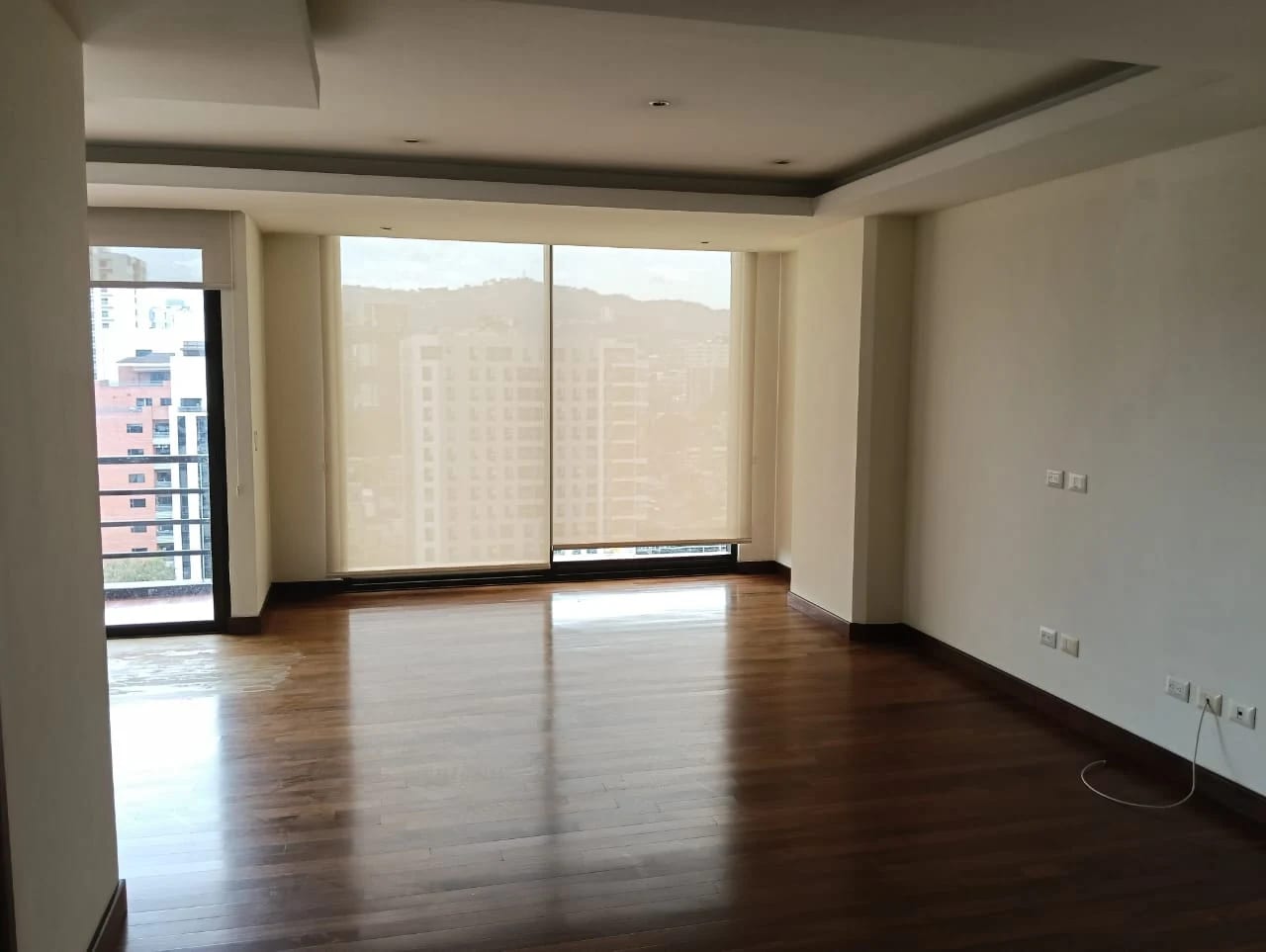 VENDO APTO Z.10 EDIF. MIRAFIORI REF.6827 *110 M2, 2 HAB, 2 BAÑOS, 2 PARQUEOS — Apartamento en Venta en Zona 10, Guatemala, Ciudad — foto 3 de 16