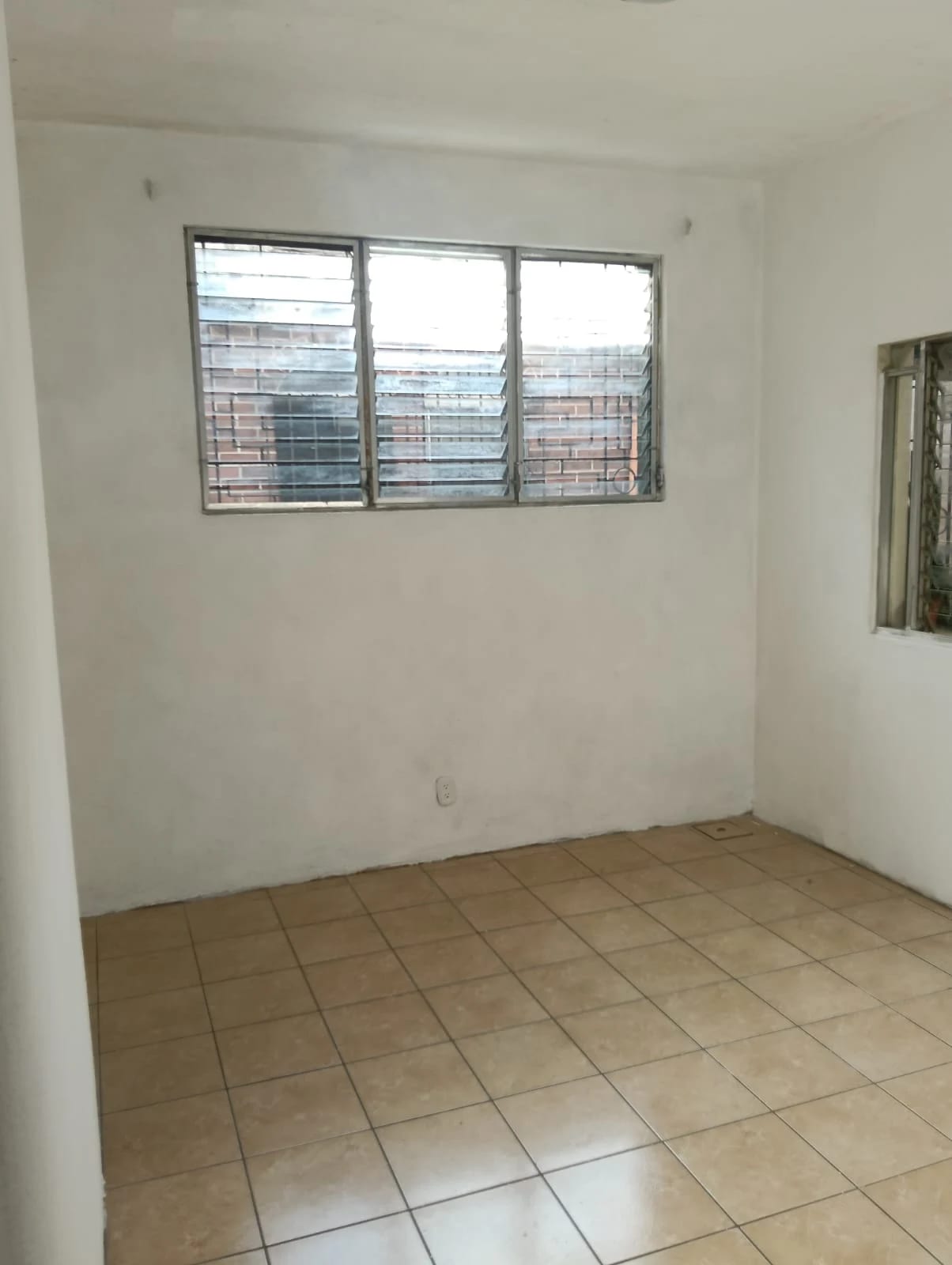 Rento Casa Colonia Bran Zona 3 REF.6936 — Casa en Alquiler en Zona 3, Guatemala, Ciudad — foto 3 de 17