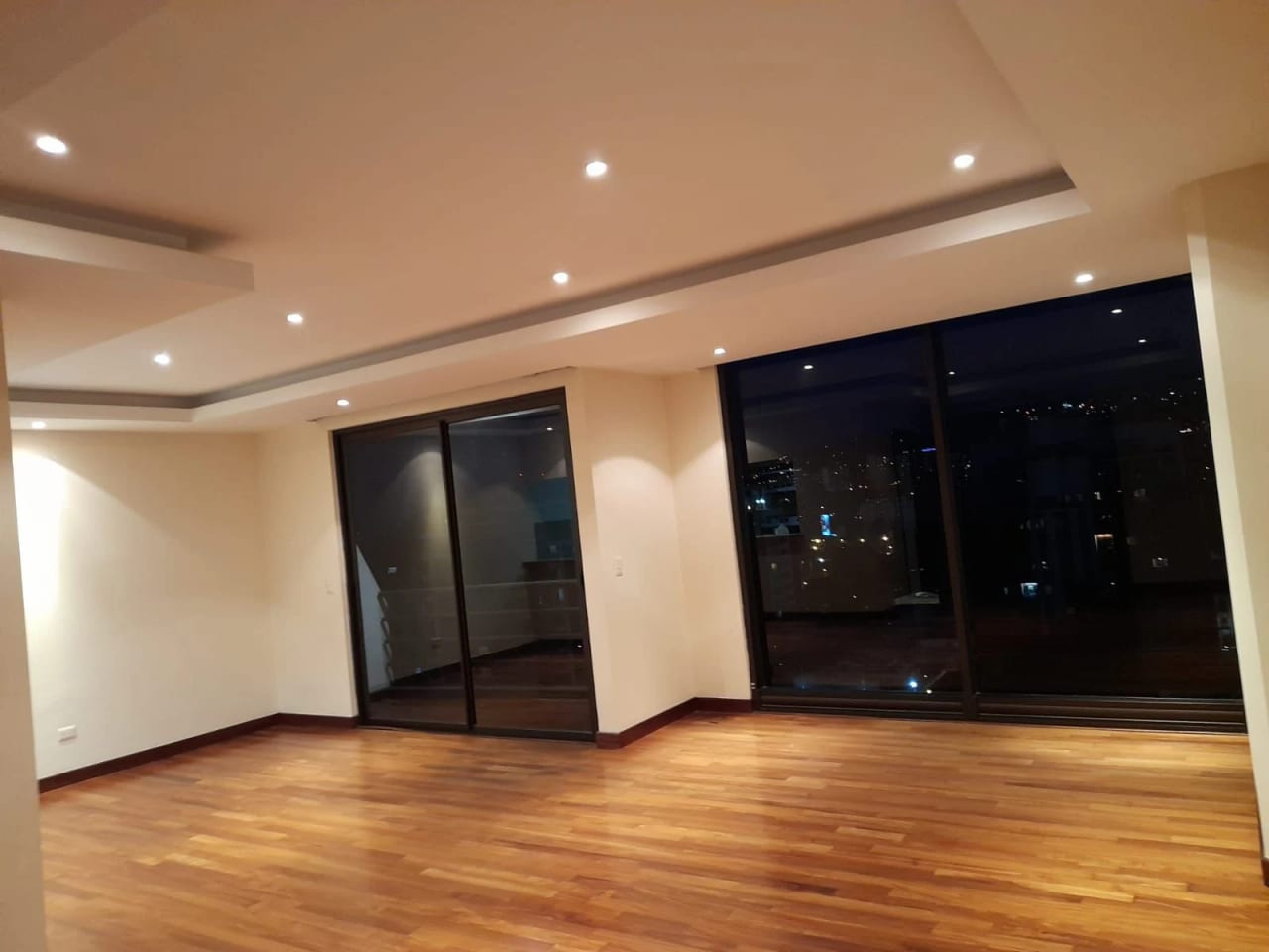 Vendo Apto Z.10 Edif. Mirafiori REF.6827 *110 M2, 2 Hab, 2 Baños — Apartamento en Venta en Zona 10, Guatemala, Ciudad — foto 12 de 17
