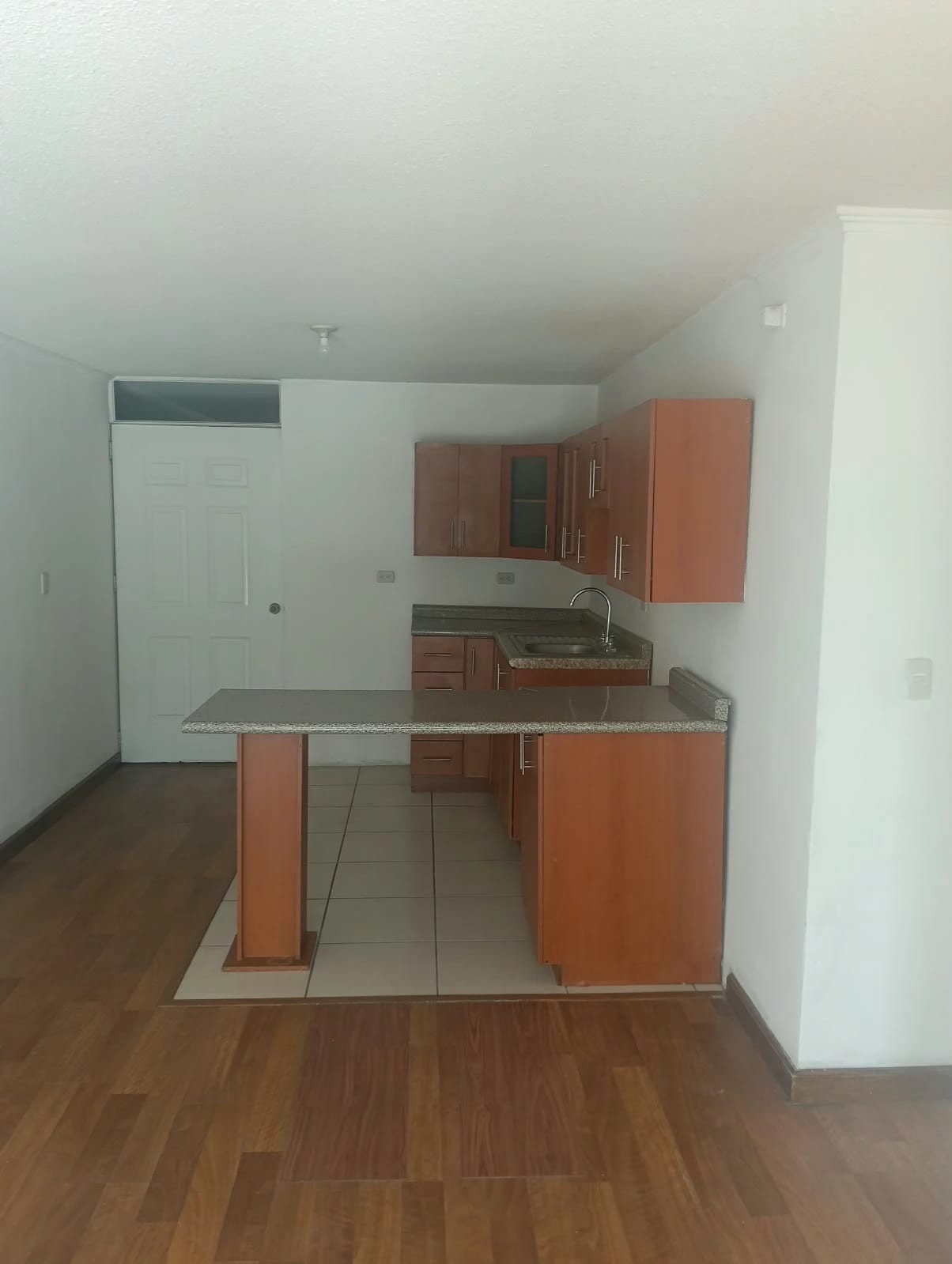Rento Apto Zona 1, Historico 1, REF.6943 *2 Hab, Estudio, 2 Baños — Apartamento en Alquiler en Zona 1, Guatemala, Ciudad — foto 10 de 11