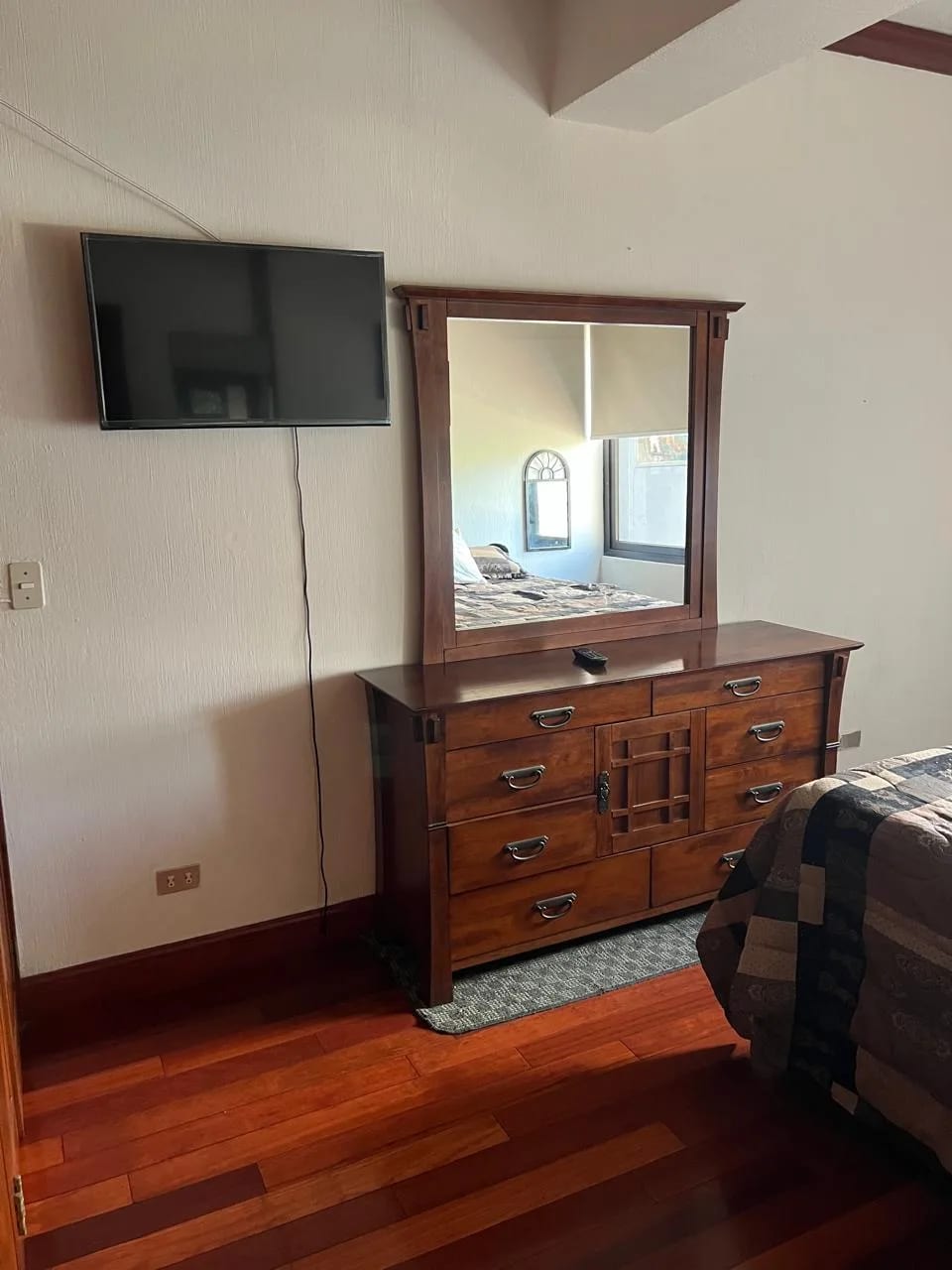 Rento Apto Amueblado 2 Hab Zona 9 a Pocos Metros Plazoleta España — Apartamento en Alquiler en Zona 9, Guatemala, Ciudad — foto 11 de 16