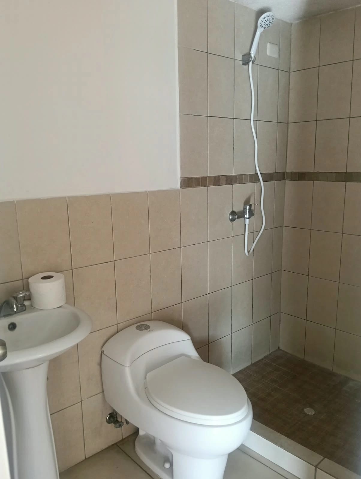 Rento Apto Zona 1, Historico 1, REF.6943 *2 Hab, Estudio, 2 Baños — Apartamento en Alquiler en Zona 1, Guatemala, Ciudad — foto 7 de 12