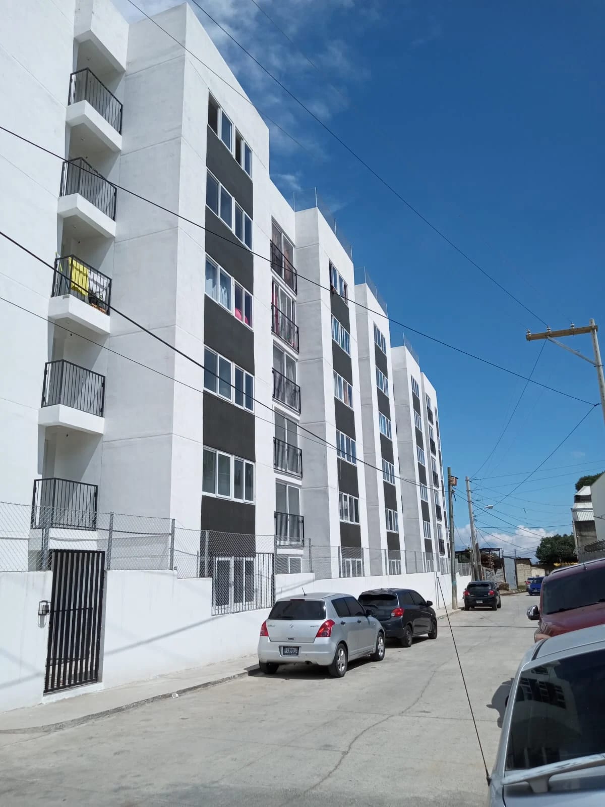 Vendo Apto Zona 1 de Mixco Torre Berlindo REF.6951 — Apartamento en Venta en Zona 1 Mixco, Guatemala, Ciudad — foto 2 de 17