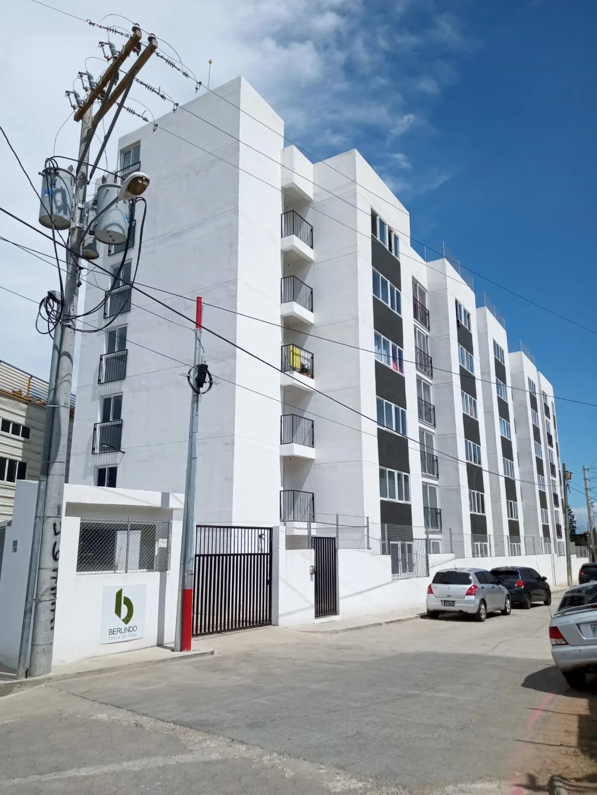 Vendo Apto Zona 1 de Mixco Torre Berlindo REF.6951 *50M2, 3 Hab — Apartamento en Venta en Zona 1 Mixco, Guatemala, Ciudad — foto 1 de 17