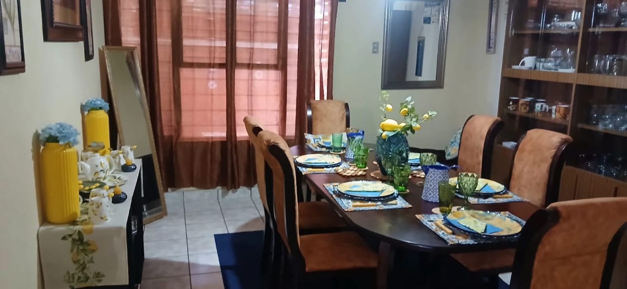 Vendo Casa Zona 3 Colonia Bran REF.6952 *254 M2, 4 Parq, Cuarto Serv — Casa en Venta en Zona 3, Guatemala, Ciudad — foto 1 de 17