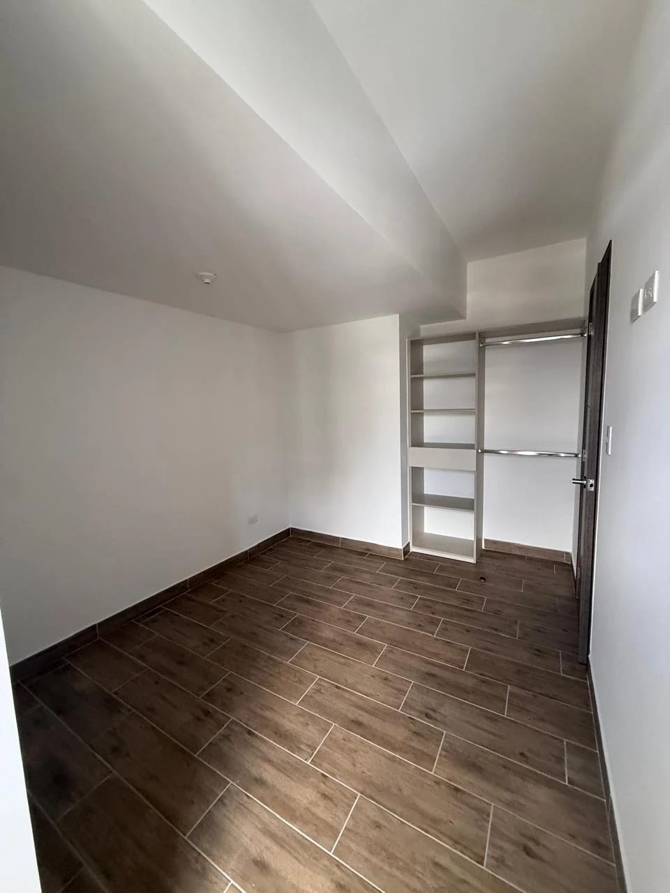 Rento Apto Nuevo Modra 2 Zona 4 Ref 6944 *1 Hab, 1 Baño, 1 Parqueo — Apartamento en Alquiler en Zona 4, Guatemala, Ciudad — foto 1 de 17