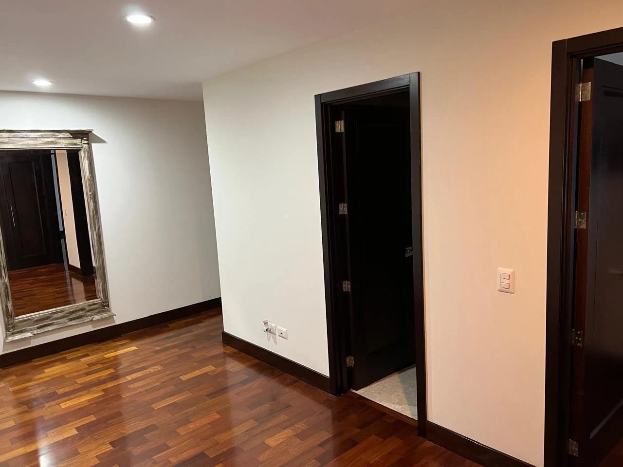 Vendo/rento Apto Zona 10 Edif. Santa Sofia REF.6957 *183M2, 3 Hab — Apartamento en Venta en Zona 10, Guatemala, Ciudad — foto 14 de 17