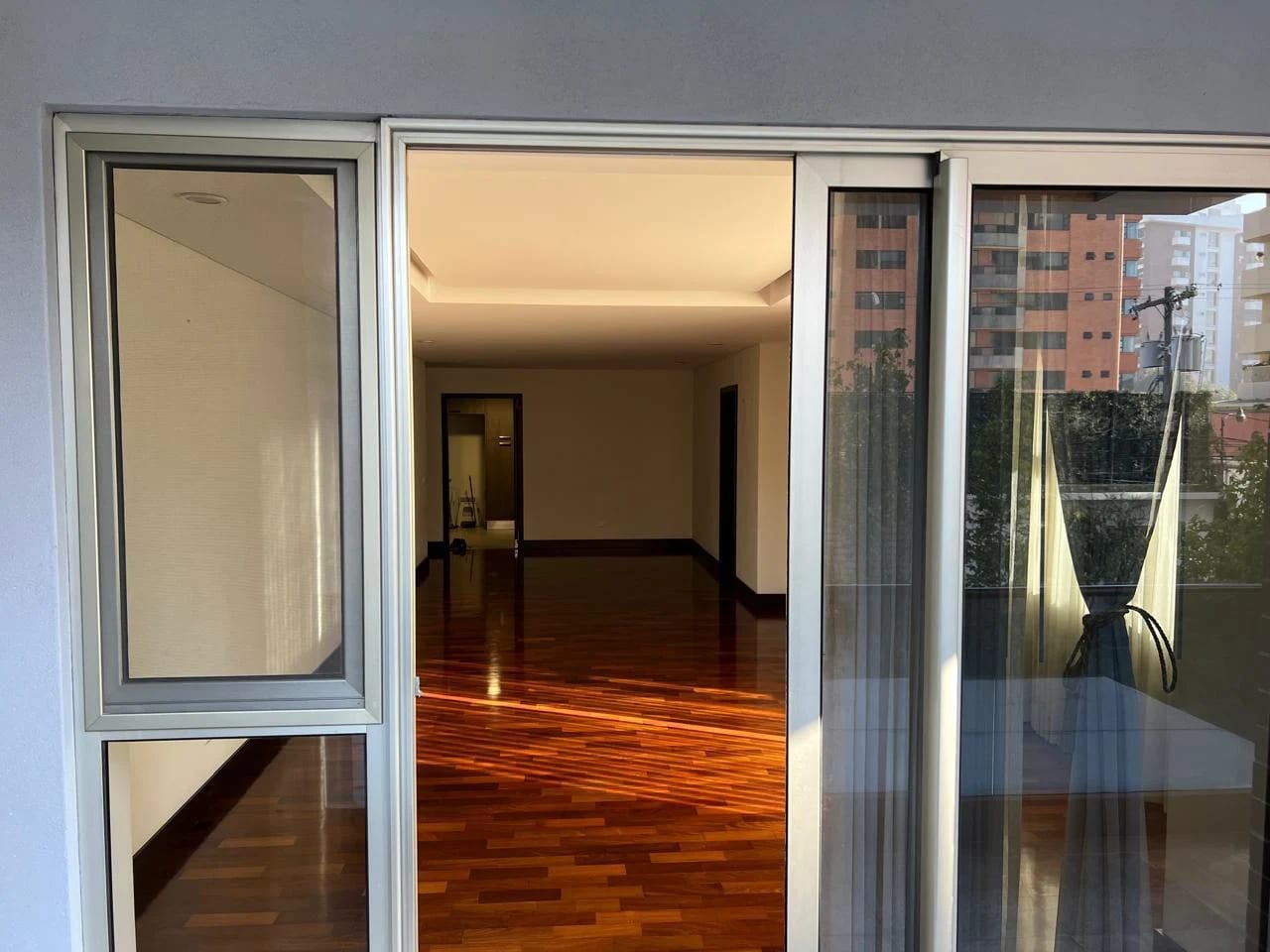 Vendo/rento Apto Zona 10 Edif. Santa Sofia REF.6957 *183M2, 3 Hab — Apartamento en Alquiler en Zona 10, Guatemala, Ciudad — foto 5 de 17