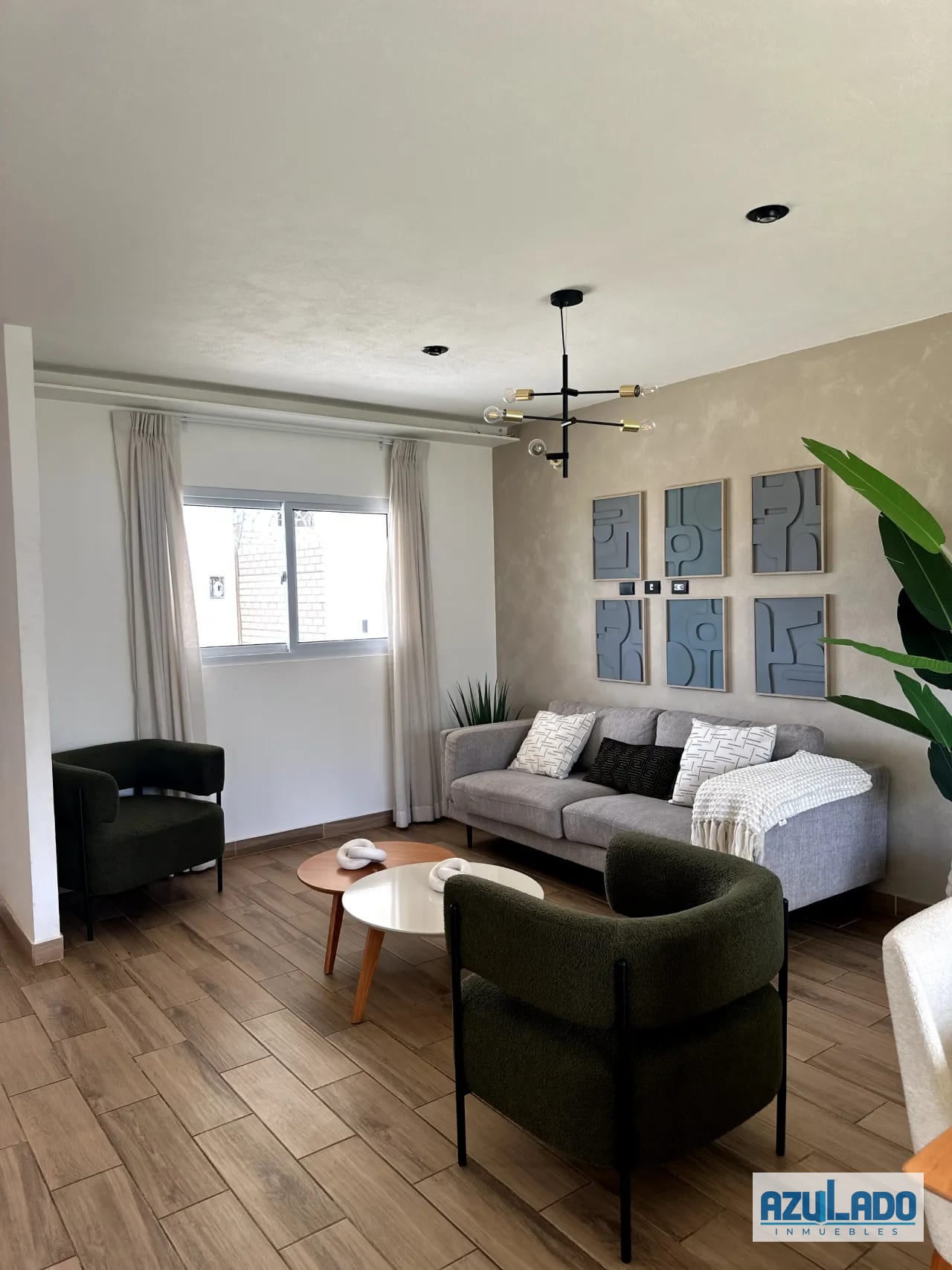 Sala — Casas en Condado Santa Elena 120m2 — Casa en Venta en Carretera a El Salvador, Guatemala, Ciudad — foto 2 de 3