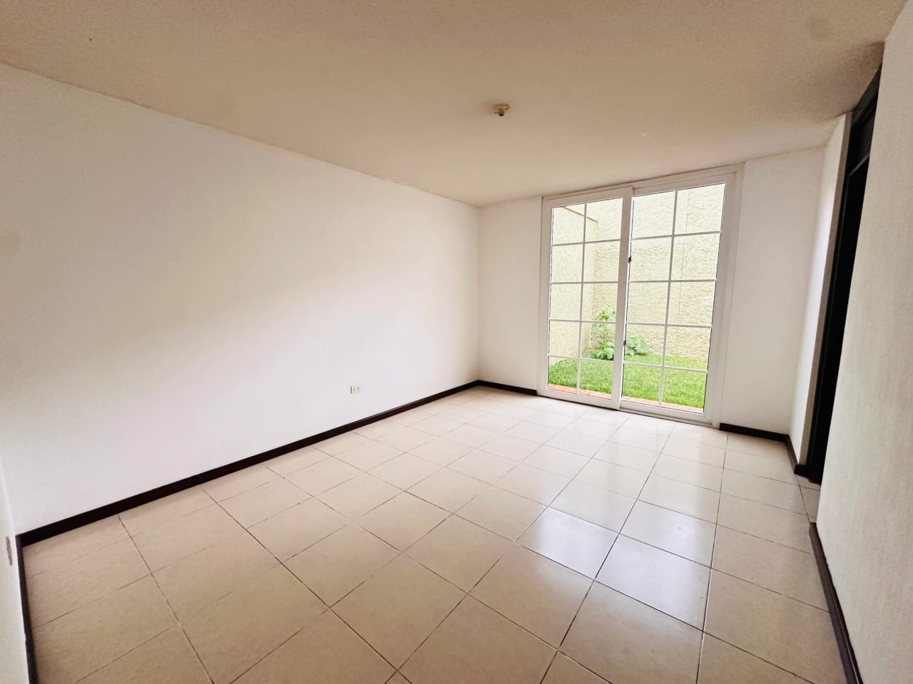 Casa en Venta, Santa Mónica VI 267 MTS2, 4 Dormitorios, Santa Mónica VI Olmeca — Casa en Venta en Carretera a El Salvador, Guatemala, Ciudad — foto 4 de 16