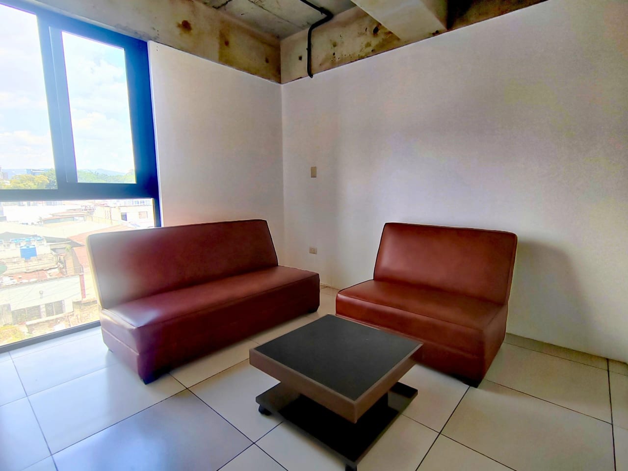 APARTAMENTO EDIF. RUE 3, ZONA 4 — Apartamento en Alquiler en Rue 3, Zona 4, Guatemala, Ciudad — foto 3 de 12