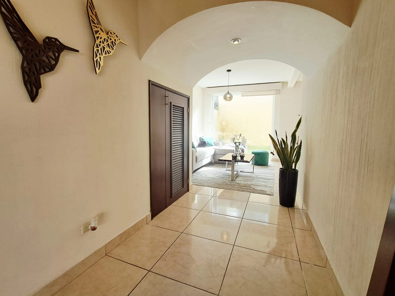CASA EN VENTA Y RENTA VILLAS CAMPESTRE II KM 22.7 CARRETERA A EL SALVADOR — Casa en Venta en Villas Campestre II, Carretera a El Salvador, Guatemala, Ciudad — foto 2 de 17