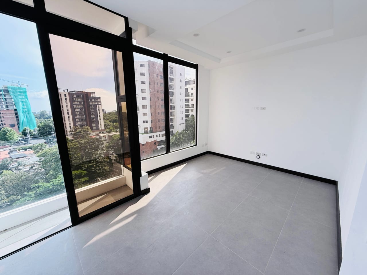 APARTAMENTO IDEAL PARA INVERSIÓN 2 HABS. 92Mts2 EDIF. Arles ZONA 15 — Apartamento en Venta en Arles, Zona 15, Guatemala, Ciudad — foto 2 de 17
