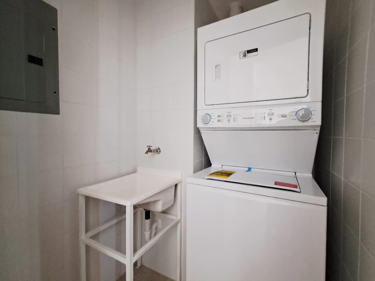 APARTAMENTO CON LÍNEA BLANCA PARA ESTRENAR EDIFICIO VERDÚ 140.67 MTS2, 3 DORMITORIOS, ZONA 13 — Apartamento en Alquiler en Verdú, Zona 13, Guatemala, Ciudad — foto 6 de 17