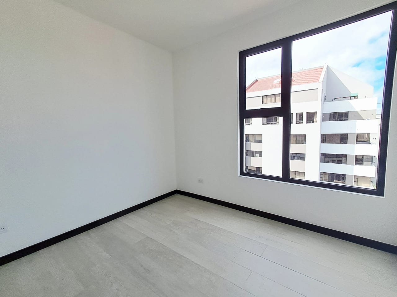 APARTAMENTO CON LÍNEA BLANCA PARA ESTRENAR EDIFICIO VERDÚ 140.67 MTS2, 3 DORMITORIOS, ZONA 13 — Apartamento en Alquiler en Verdú, Zona 13, Guatemala, Ciudad — foto 7 de 17