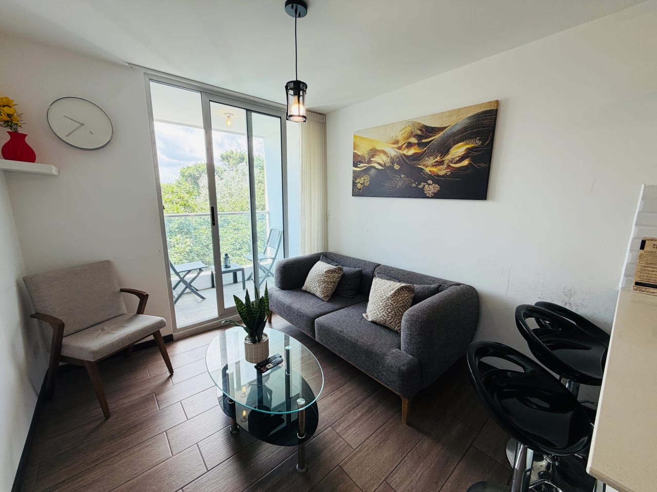APARTAMENTO EN RENTA, EDIFICIO CONDADO 14 56 MTS2, 2 DORMITORIOS, ZONA 14 — Apartamento en Alquiler en Zona 14, Guatemala, Ciudad — foto 4 de 12