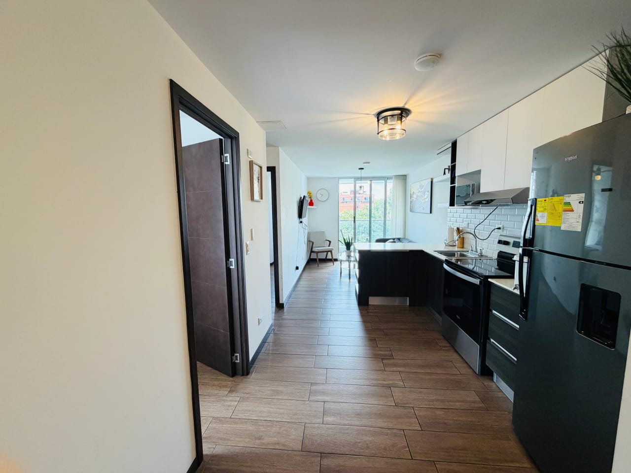 APARTAMENTO EN RENTA, EDIFICIO CONDADO 14 56 MTS2, 2 DORMITORIOS, ZONA 14 — Apartamento en Alquiler en Zona 14, Guatemala, Ciudad — foto 2 de 12