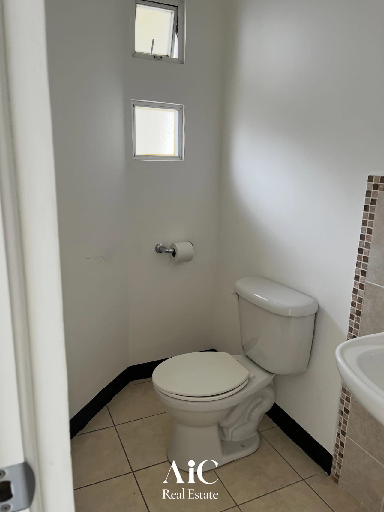CASA VILLA VENETTO KM 25 3HAB CARRETERA A STA. ELENA BARILLAS — Casa en Alquiler en Santa Elena Barillas, Guatemala, Ciudad — foto 7 de 17