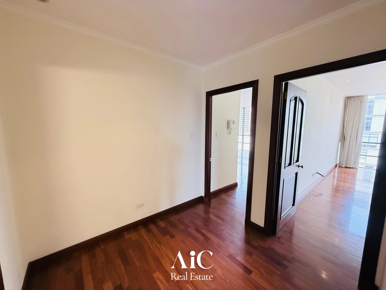 Apartamento Amplio con Balcón 2 Habitaciones. Quinta Bella Norte, Z. 1 — Apartamento en Alquiler en Quinta Bella, Zona 14, Guatemala, Ciudad — foto 7 de 17