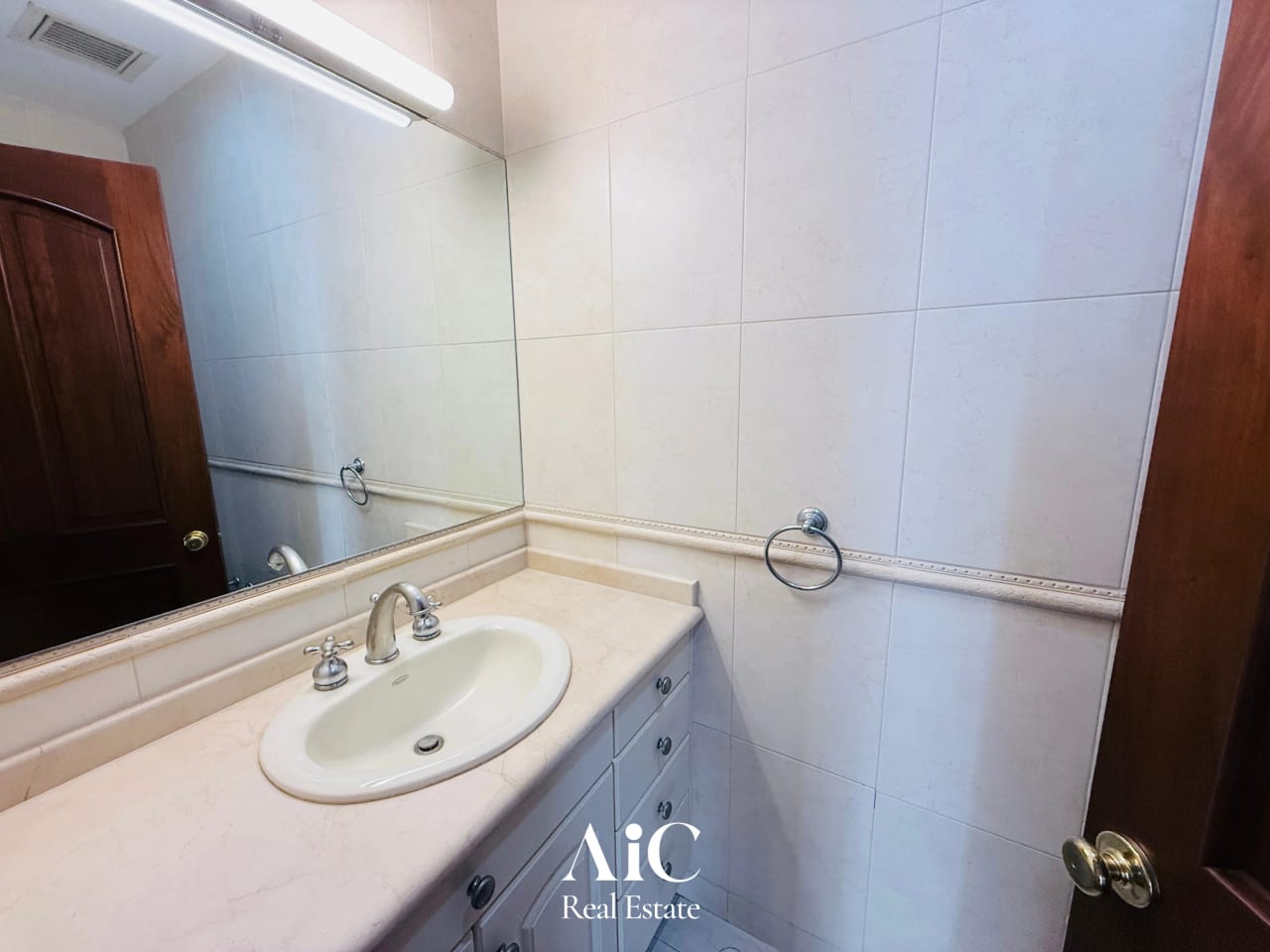Apartamento Amplio con Balcón 2 Habitaciones. Quinta Bella Norte, Z. 1 — Apartamento en Alquiler en Quinta Bella, Zona 14, Guatemala, Ciudad — foto 8 de 17