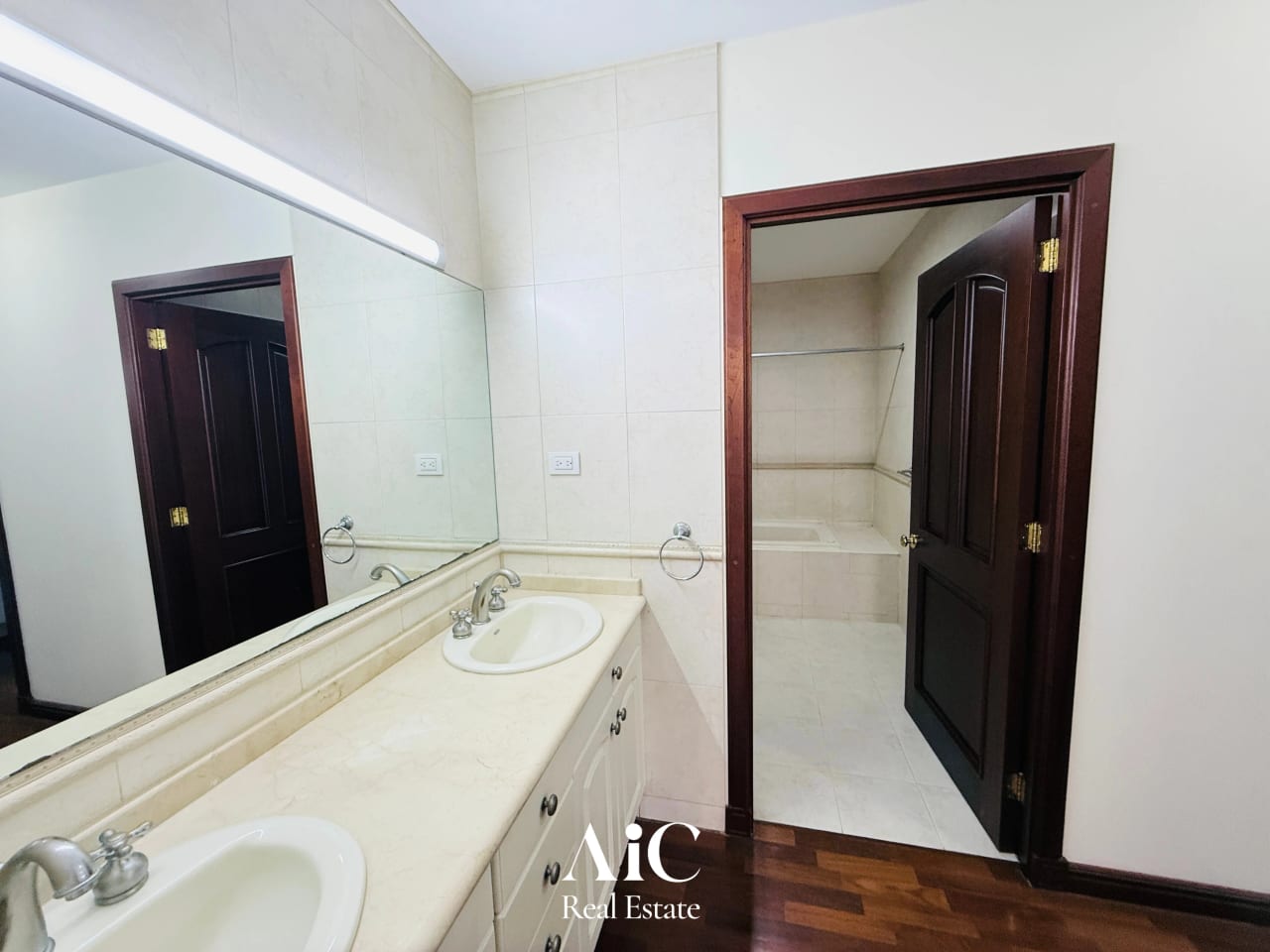 Apartamento Amplio con Balcón 2 Habitaciones. Quinta Bella Norte, Z. 1 — Apartamento en Alquiler en Quinta Bella, Zona 14, Guatemala, Ciudad — foto 11 de 17