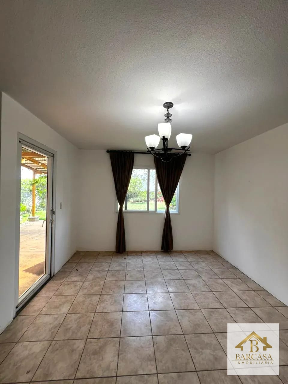 Se Vende casa km 25 carretera al Salvador Condominio Fontana — Casa en Venta en km 21-25, Carretera a El Salvador, Guatemala, Ciudad — foto 3 de 17