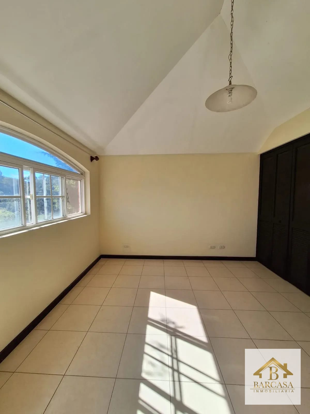 Se vende casa en Residenciales Manantiales km 19.5 carretera a San Jose Pinula — Casa en Venta en Los Manantiales, Carretera a El Salvador, Guatemala, Ciudad — foto 13 de 16