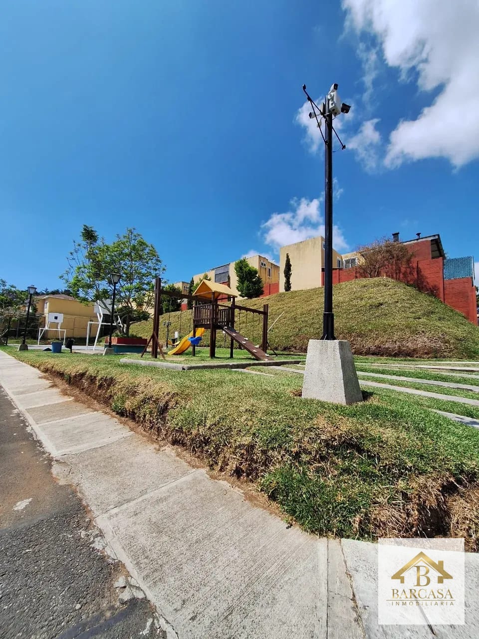 Se vende Casa en Bosques de arrazola km 16.5, entrada por Olmeca, Caes. — Casa en Venta en Bosques de Arrazola, Carretera a El Salvador, Guatemala, Ciudad — foto 15 de 15