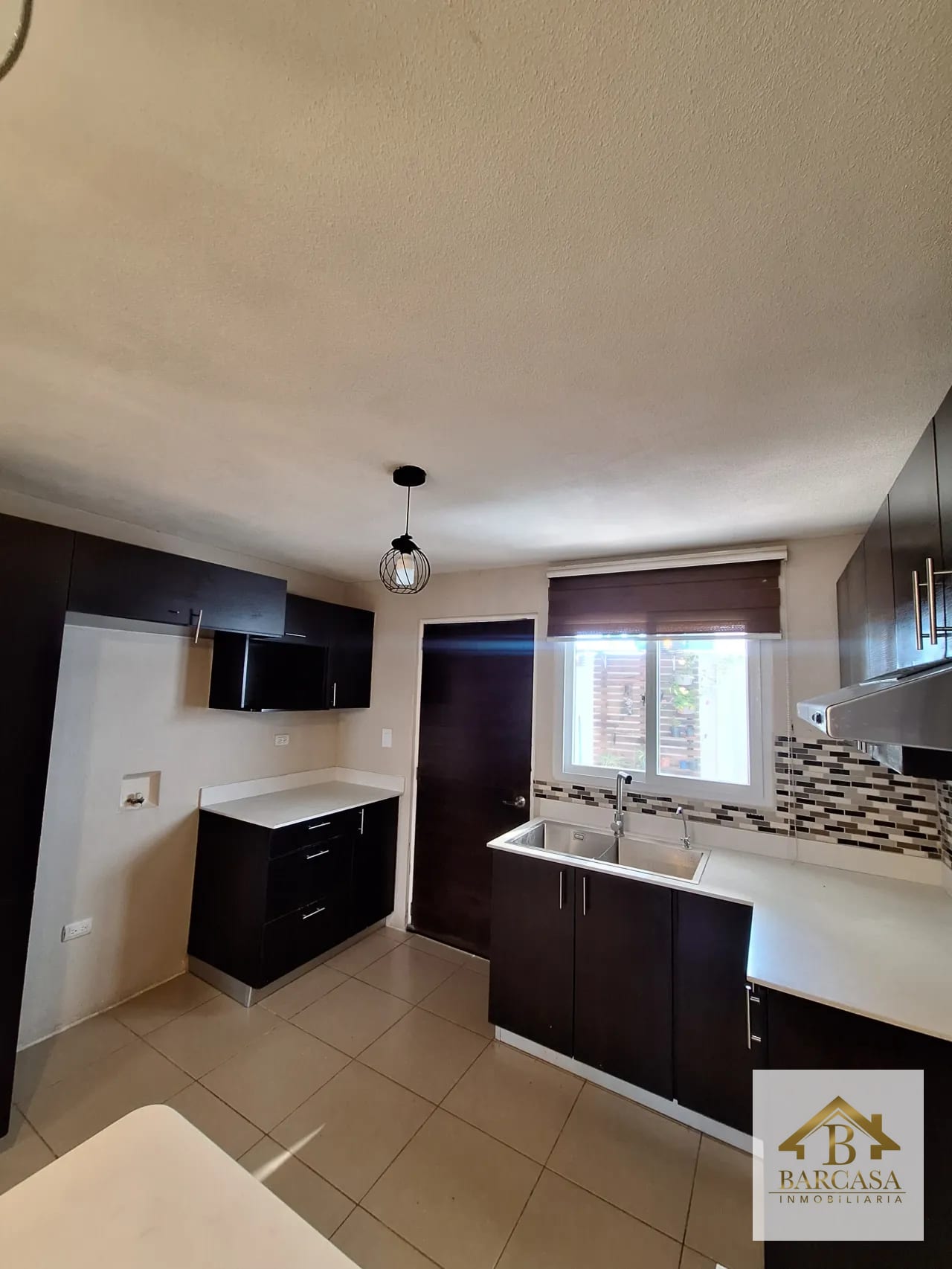 Se vende casa km 30 carretera al salvador. 4 habitaciones condominio con piscinas — Casa en Venta en Alamedas de Santo Domingo, Carretera a El Salvador, Guatemala, Ciudad — foto 5 de 16