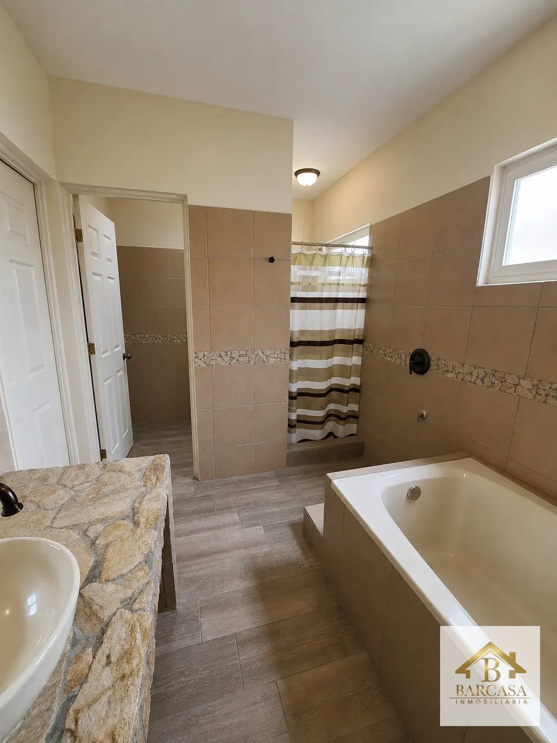 Se vende Casa fuera de garita, km 15.5 detrás de Walmart, aldea — Casa en Venta en Carretera a El Salvador, Guatemala, Ciudad — foto 10 de 17