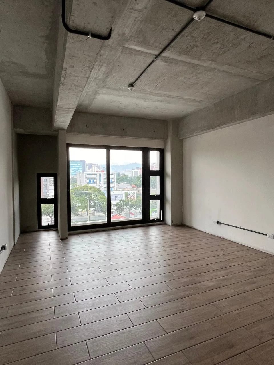 Clinicas en renta / ubicación privilegiada en zona 9 — Clínica en Alquiler en Ascend, Zona 9, Guatemala, Ciudad — foto 2 de 6