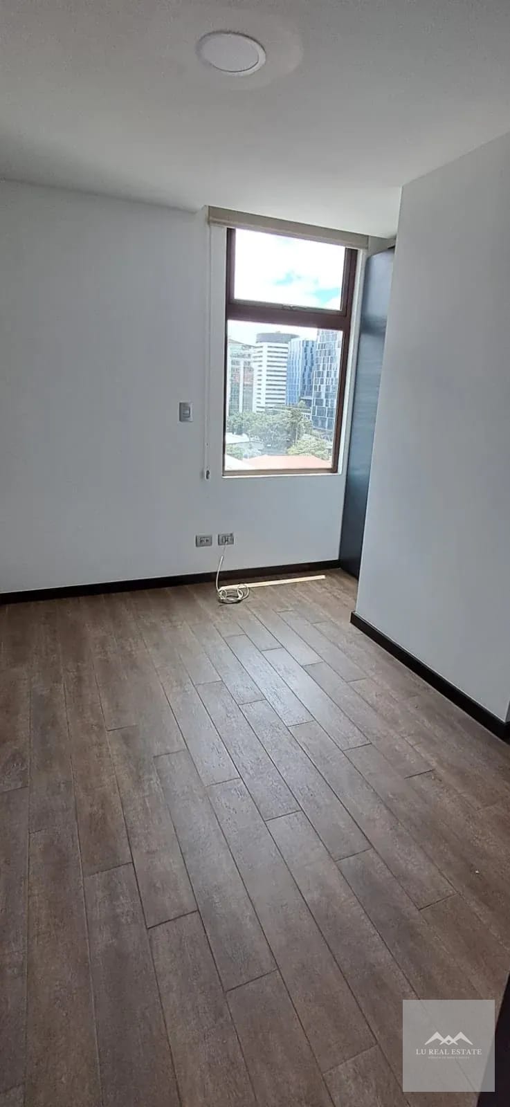 Apartamento de dos habitaciones en z10 — Apartamento en Alquiler en Zona 10, Guatemala, Ciudad — foto 3 de 12