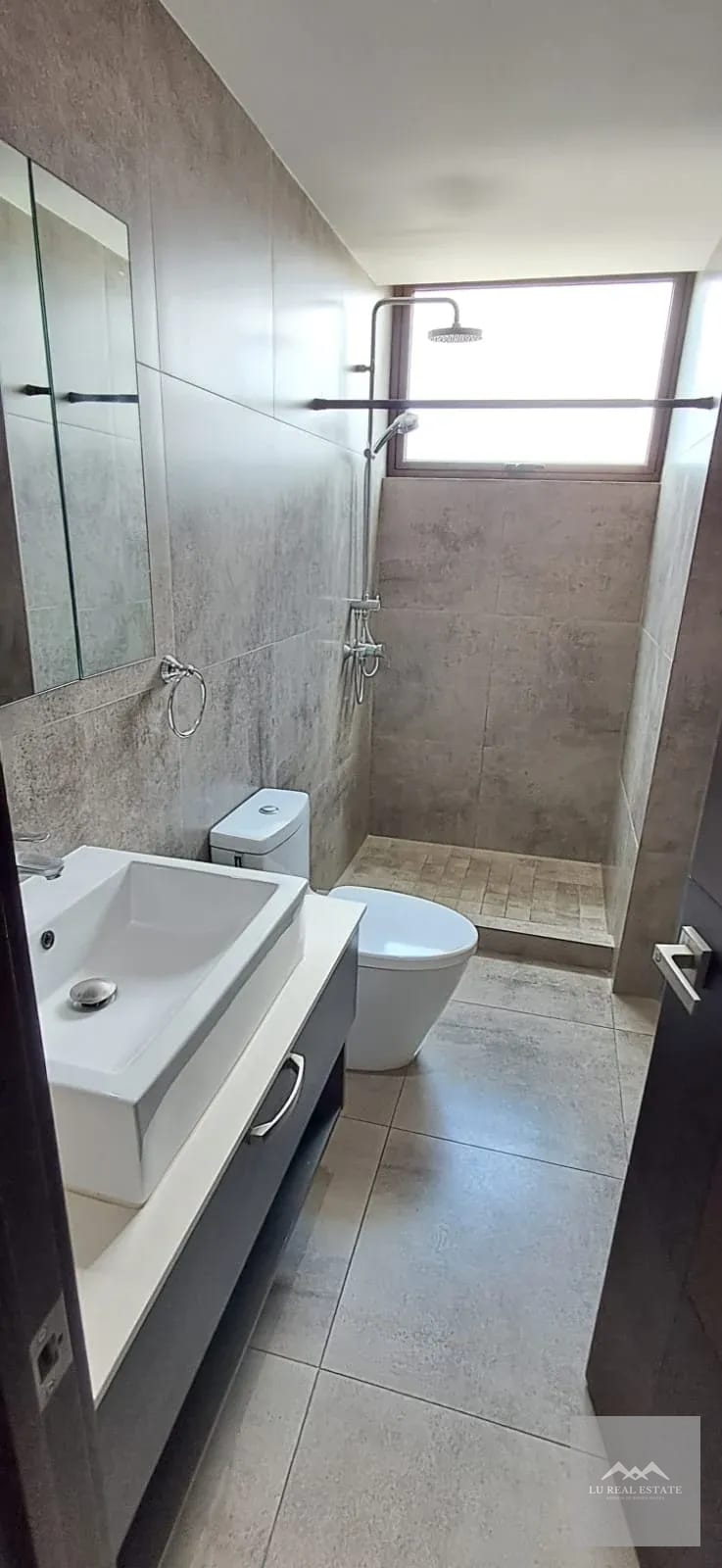Apartamento de dos habitaciones en z10 — Apartamento en Alquiler en Zona 10, Guatemala, Ciudad — foto 4 de 12