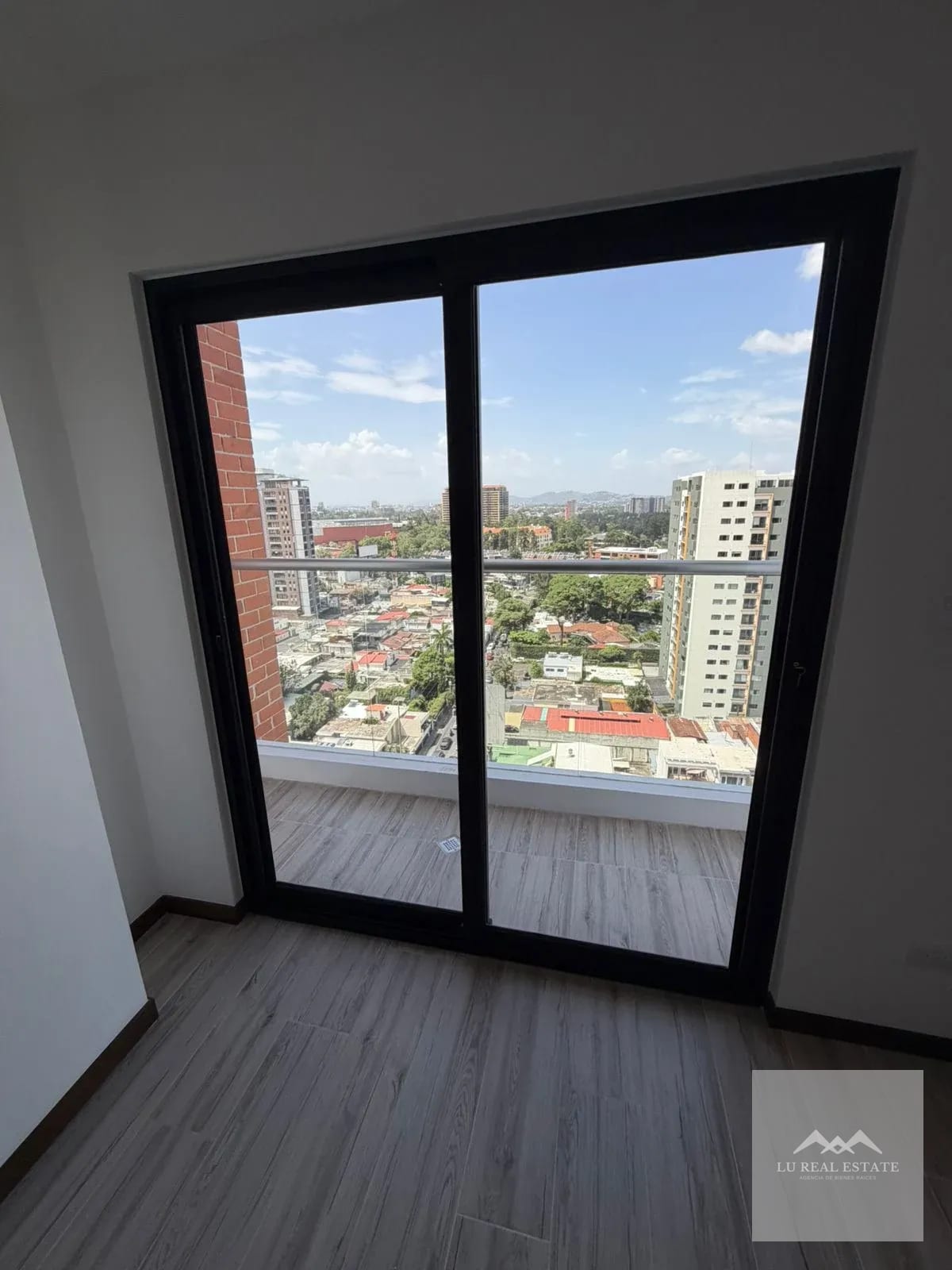 Apartamento en renta de dos habitaciones — Apartamento en Alquiler en Neo Apartamentos, Zona 10, Guatemala, Ciudad — foto 2 de 9