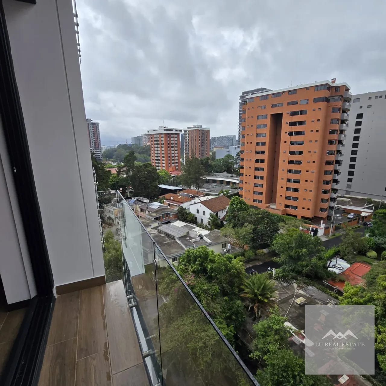 Espectacular apartamento en z10 — Apartamento en Alquiler en Zona 10, Guatemala, Ciudad — foto 9 de 9