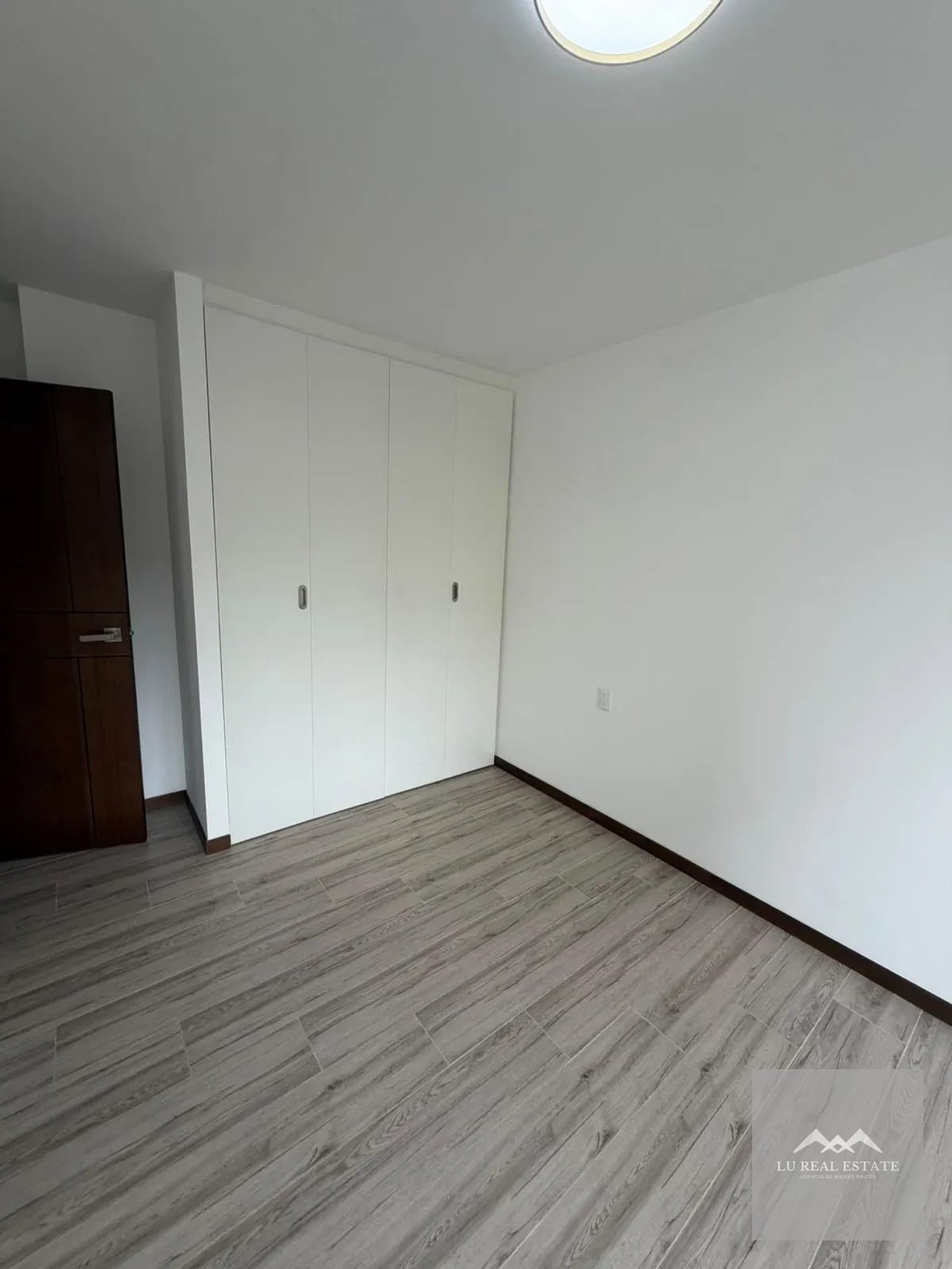 Apartamento de dos habitaciones y estudio — Apartamento en Alquiler en Zona 10, Guatemala, Ciudad — foto 9 de 9