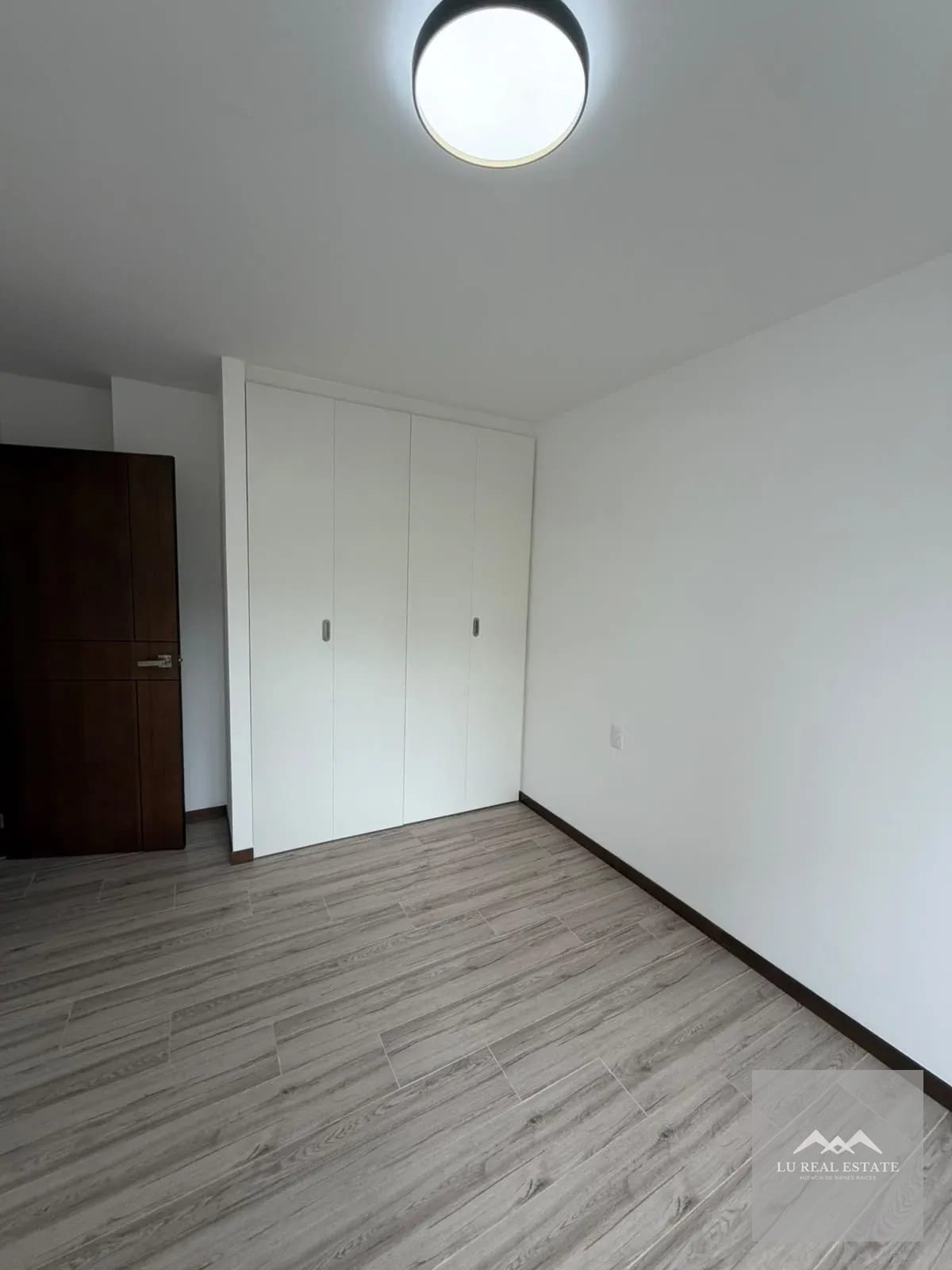 Lindo apartamento de dos habitaciones más estudio — Apartamento en Alquiler en Zona 10, Guatemala, Ciudad — foto 6 de 7