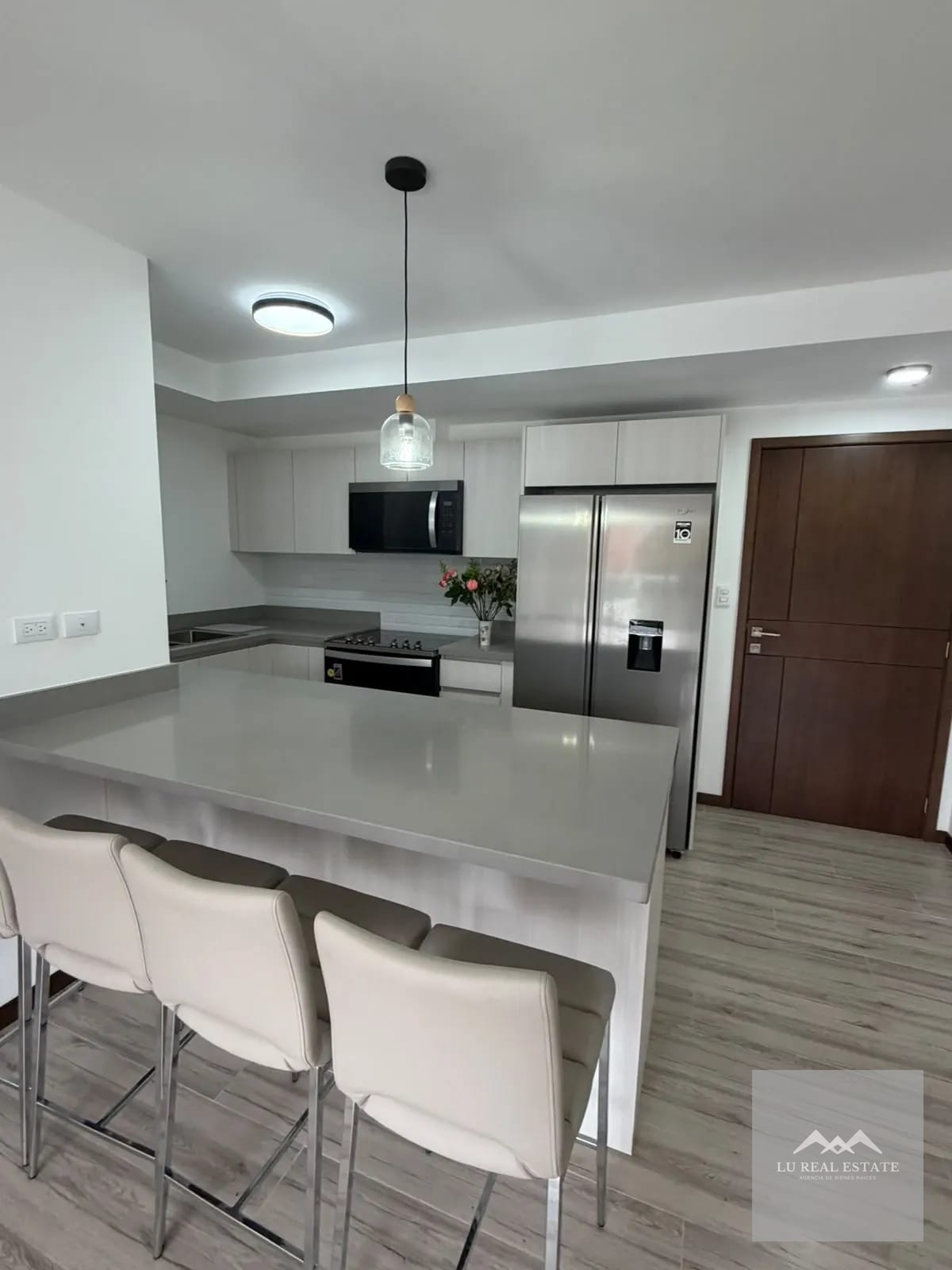 Lindo apartamento de dos habitaciones más estudio — Apartamento en Alquiler en Zona 10, Guatemala, Ciudad — foto 7 de 7