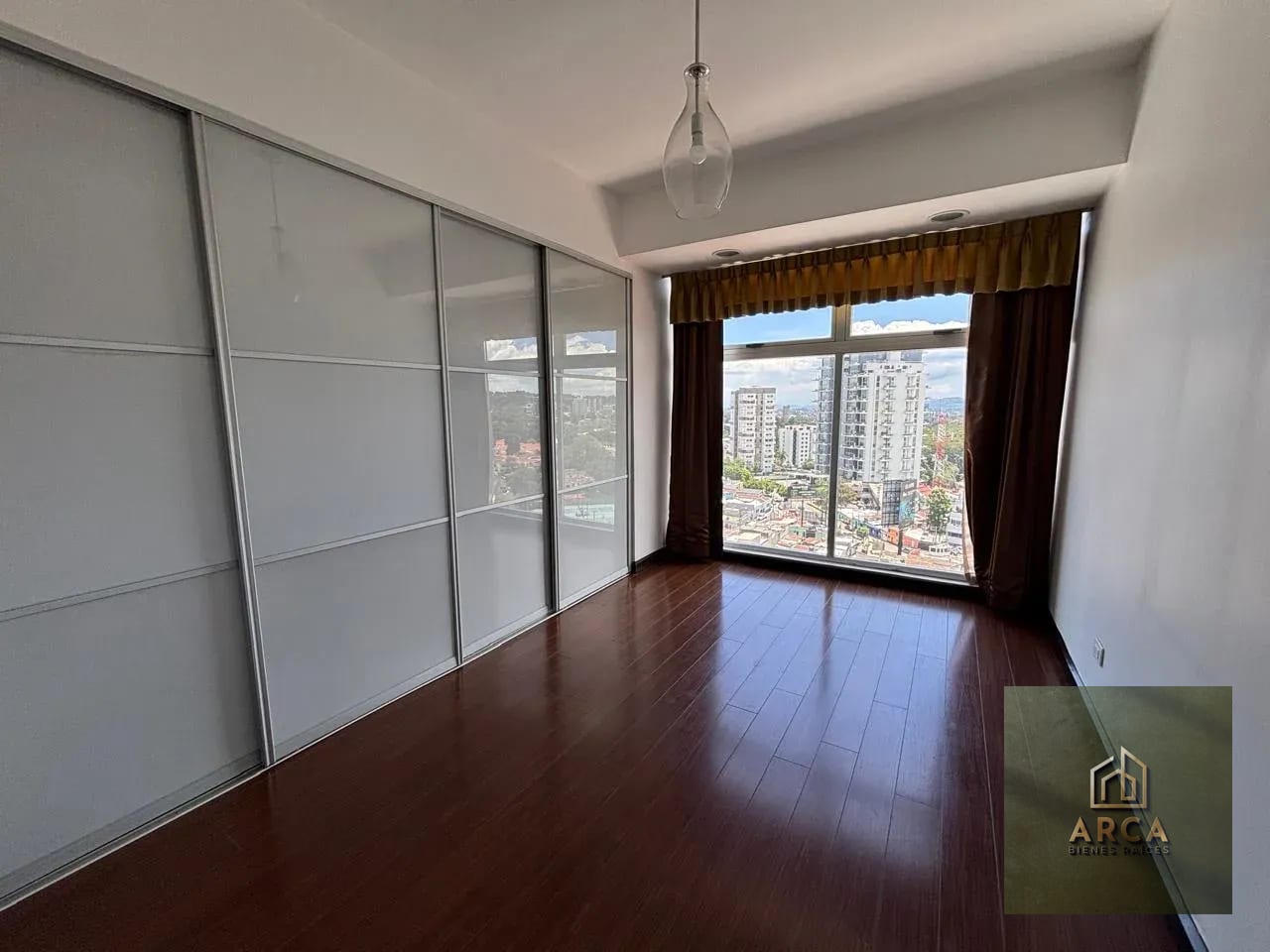 Apartamento en alquiler zona 10 — Apartamento en Alquiler en Zona 10, Guatemala, Ciudad — foto 6 de 12