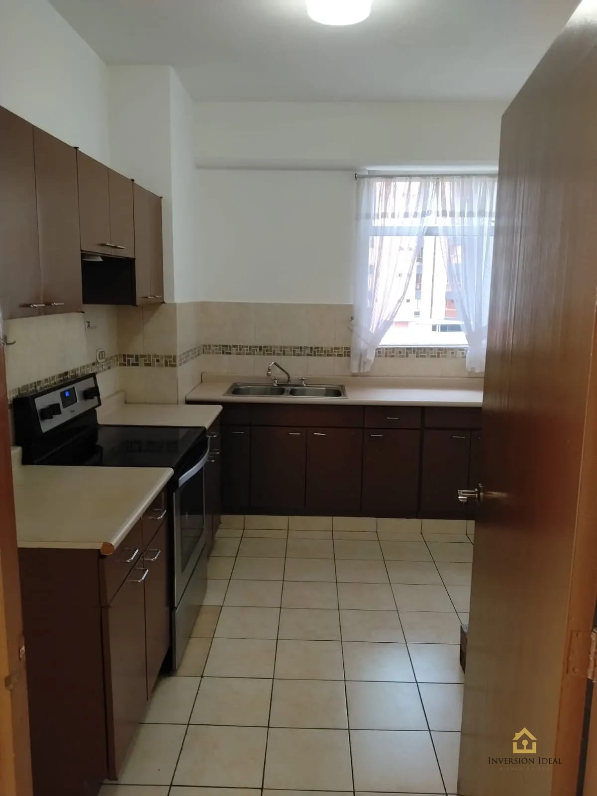 Apartamento en renta - Q6,200 - Edificio Convista Z.15 - 1 Hab + Cuarto de Servicio — Apartamento en Alquiler en San Lázaro, Zona 15, Guatemala, Ciudad — foto 2 de 10