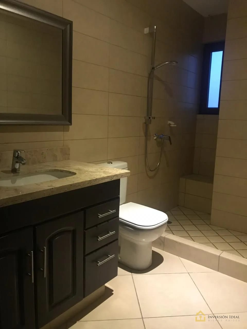 Apartamento en renta 3 habitaciones + C. SERV. 195 mts2 zona 16 — Apartamento en Alquiler en Ciudad Cayalá, Zona 16, Guatemala, Ciudad — foto 7 de 12