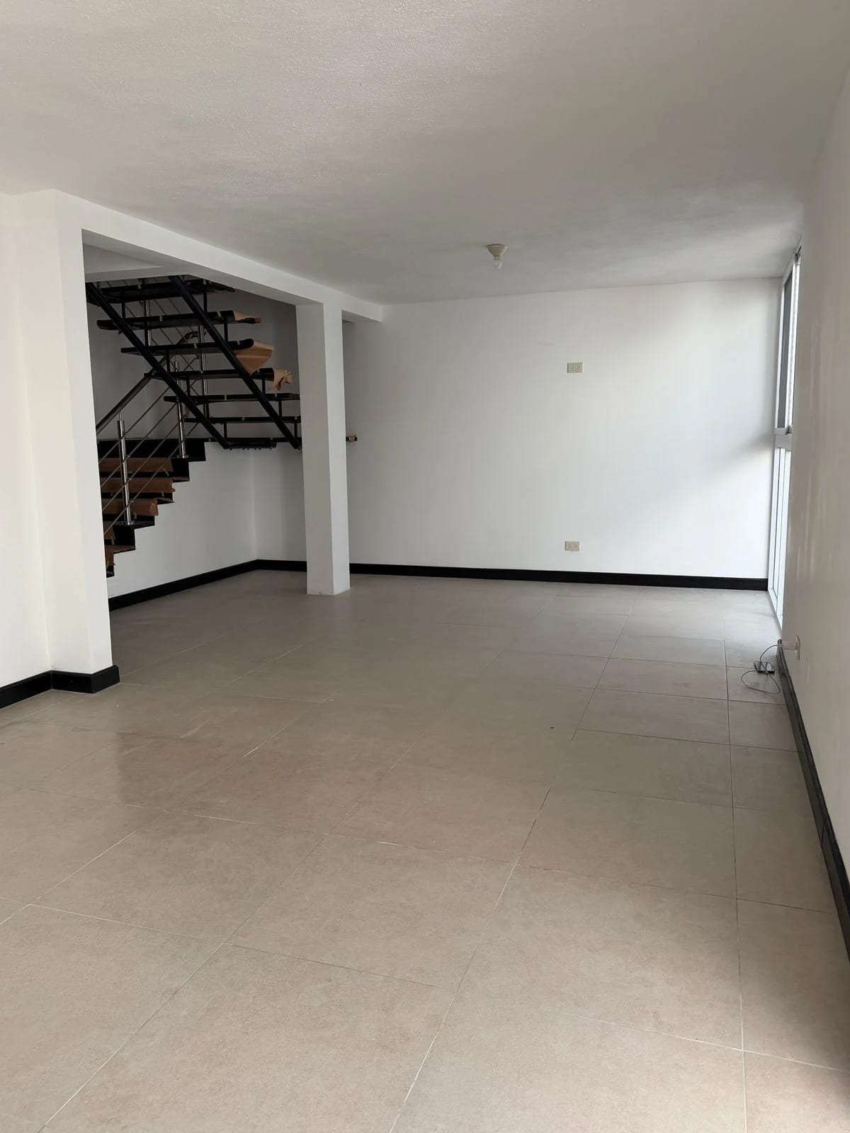 CASA REMODELADA EN GRANAI II, ZONA 11 — Casa en Venta en Granai & Townson, Zona 11, Guatemala, Ciudad — foto 8 de 16