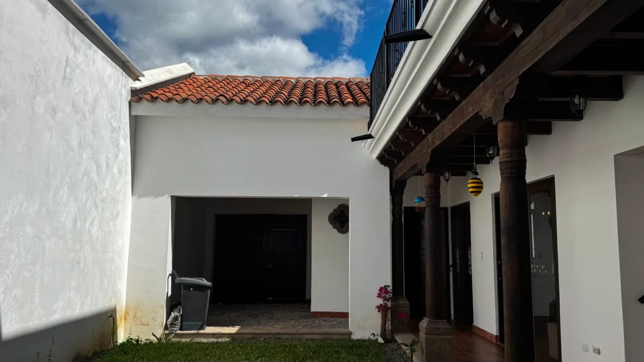 casa amueblada en hacienda del Comendador — Casa en Alquiler en Hacienda del comendador, San Miguel Dueñas, Sacatepéquez — foto 1 de 11